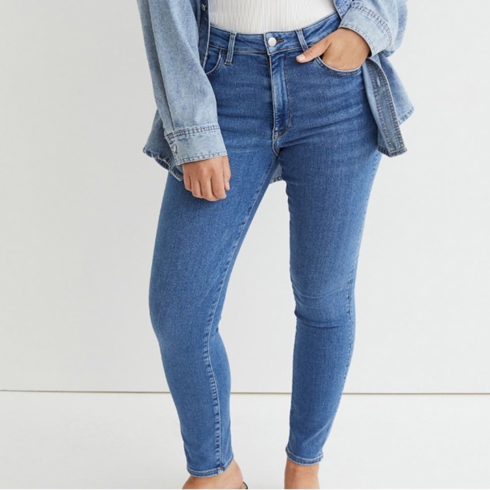 Medium blue skinny ankle jeans